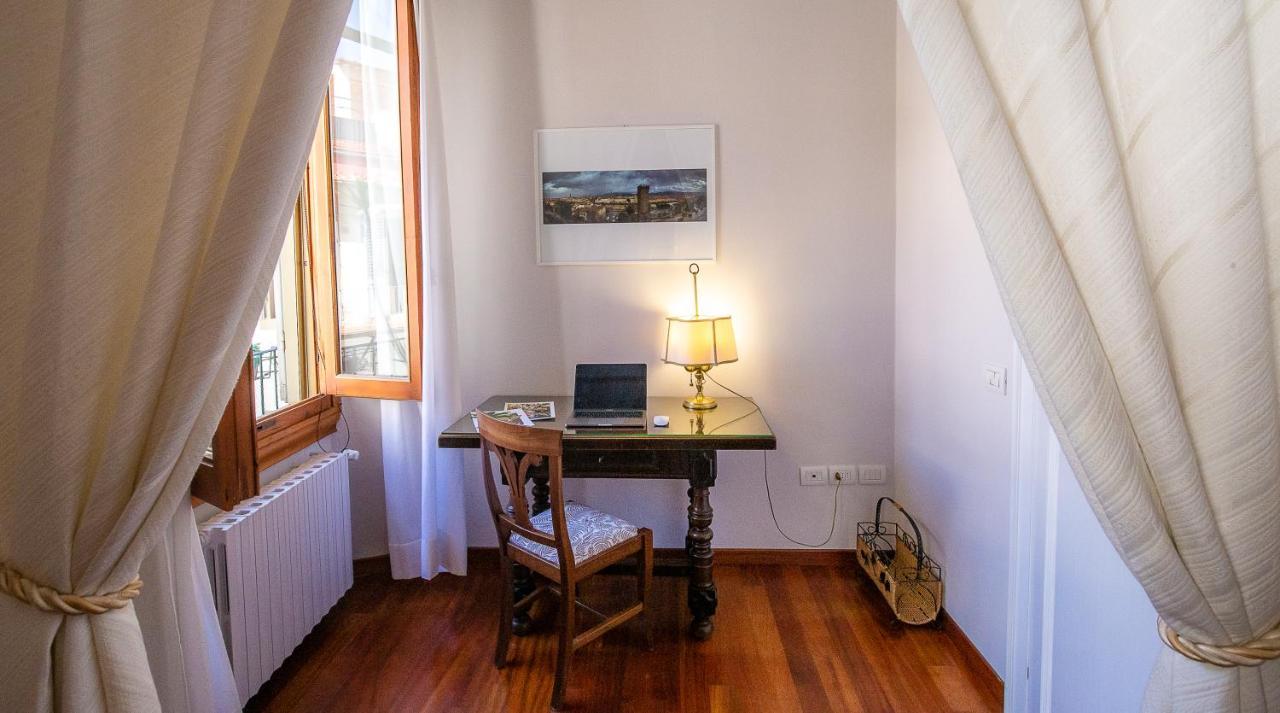 Acacia Firenze -Tulipano Apartment ภายนอก รูปภาพ